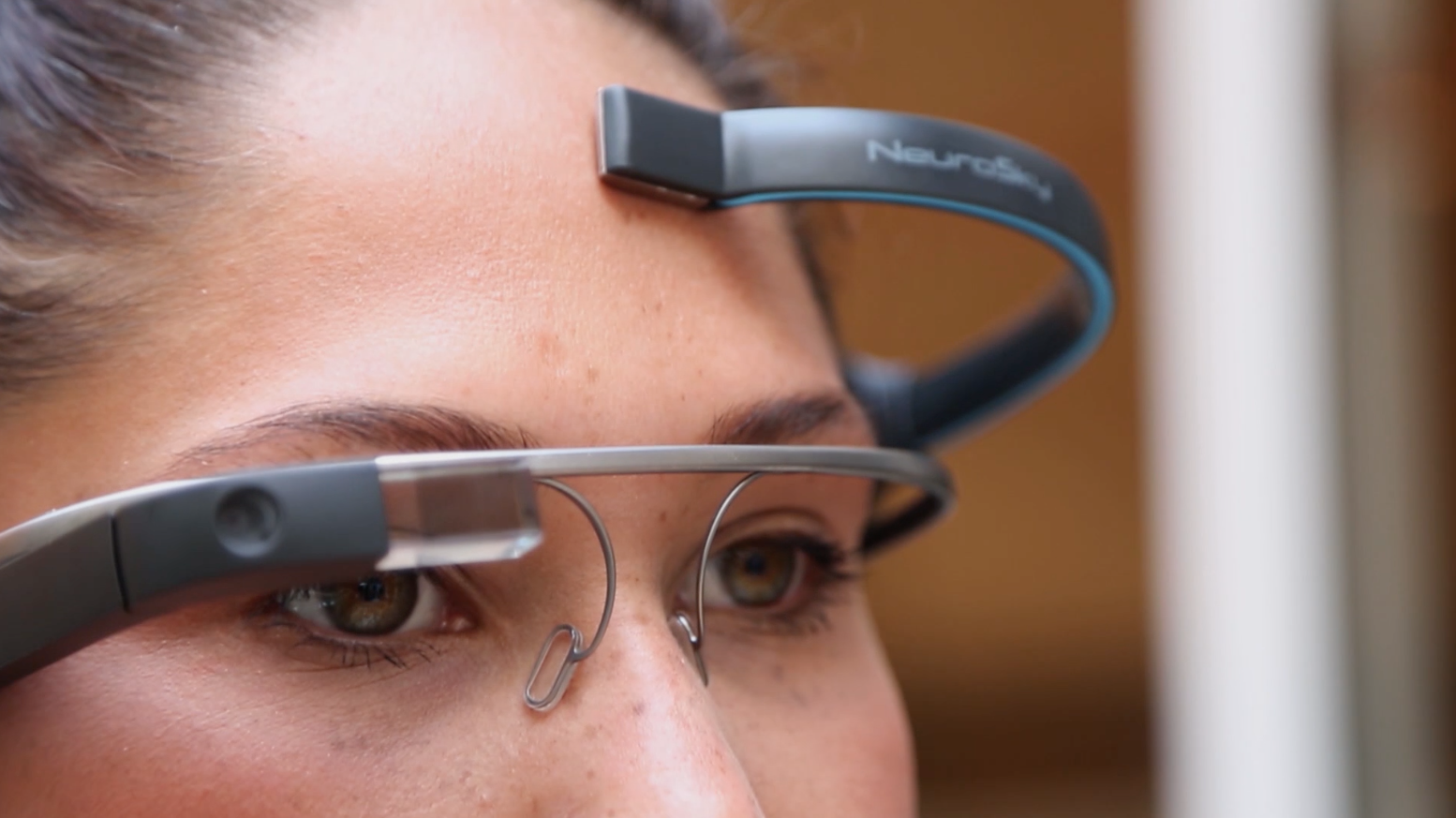MindRDR App Enables Google Glass Control with Brainwaves
