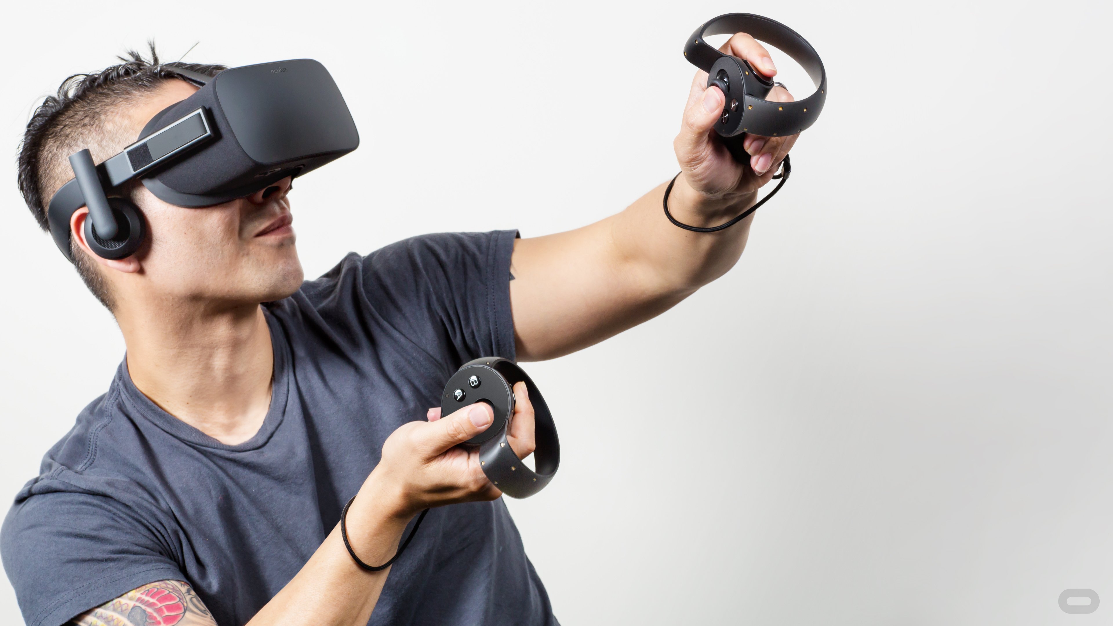 Facebook's Oculus Announces Rift VR Headset, Launching in Q1 '16