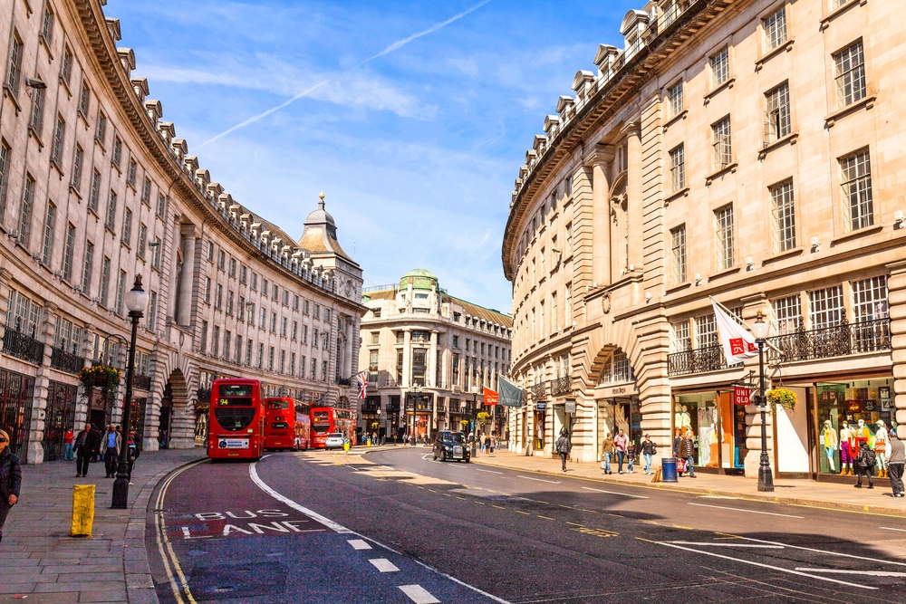 Regent Street to Introduce Beacons and App