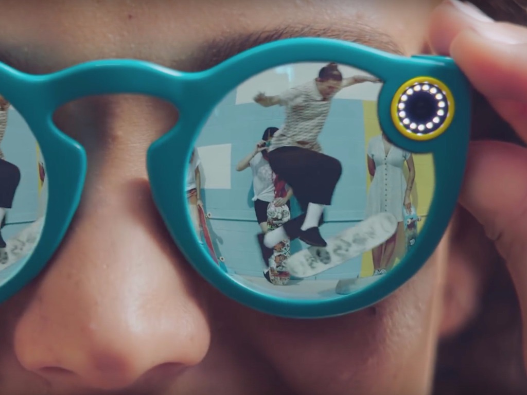 US Consumers Snap Up Spectacles