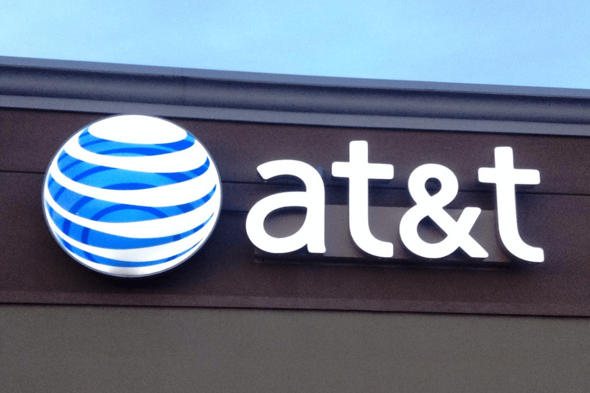 AT&T unveils branded calling with TransUnion