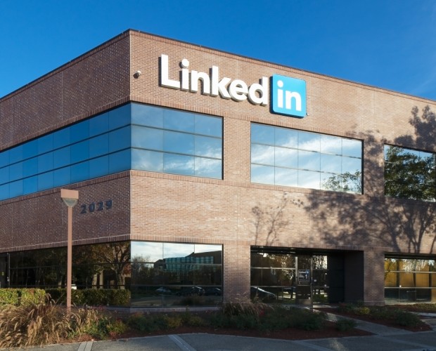 LinkedIn begins native video support to increase social engagement