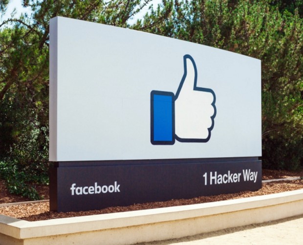 Facebook puts veteran exec in charge of hardware, as it readies video chat device
