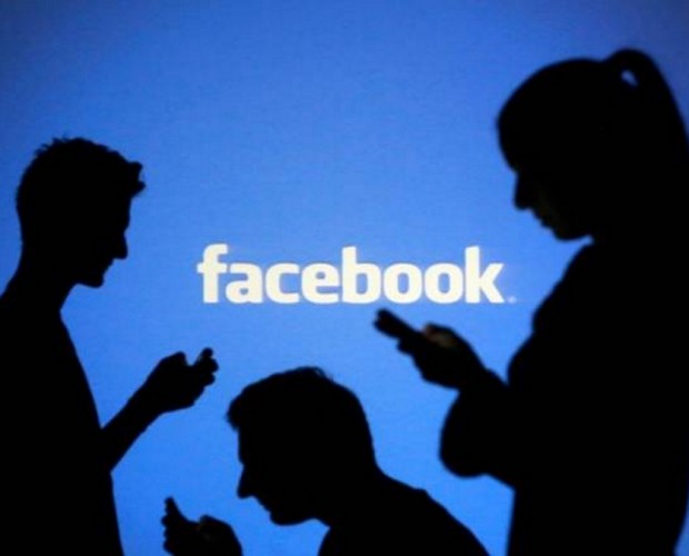 Facebook bans hundreds of fake accounts targeting Africa