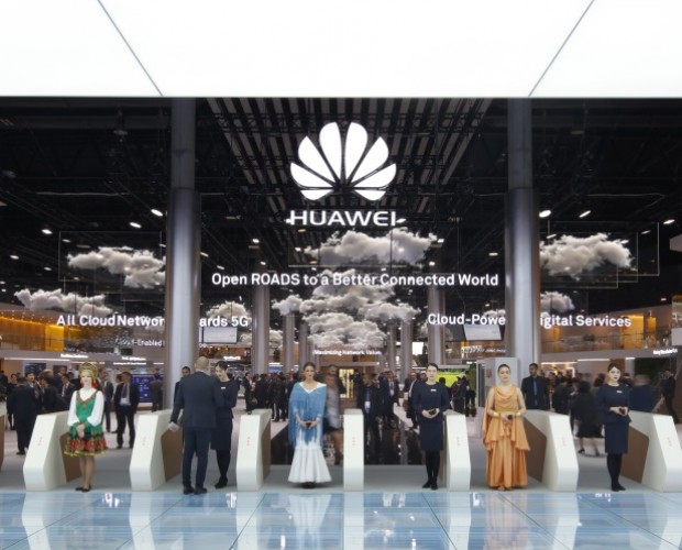 Huawei eyes smartphone crown, with 200m shipments forecast