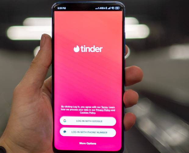 Under-30s encouraged to get vaccinated with dating app rewards 